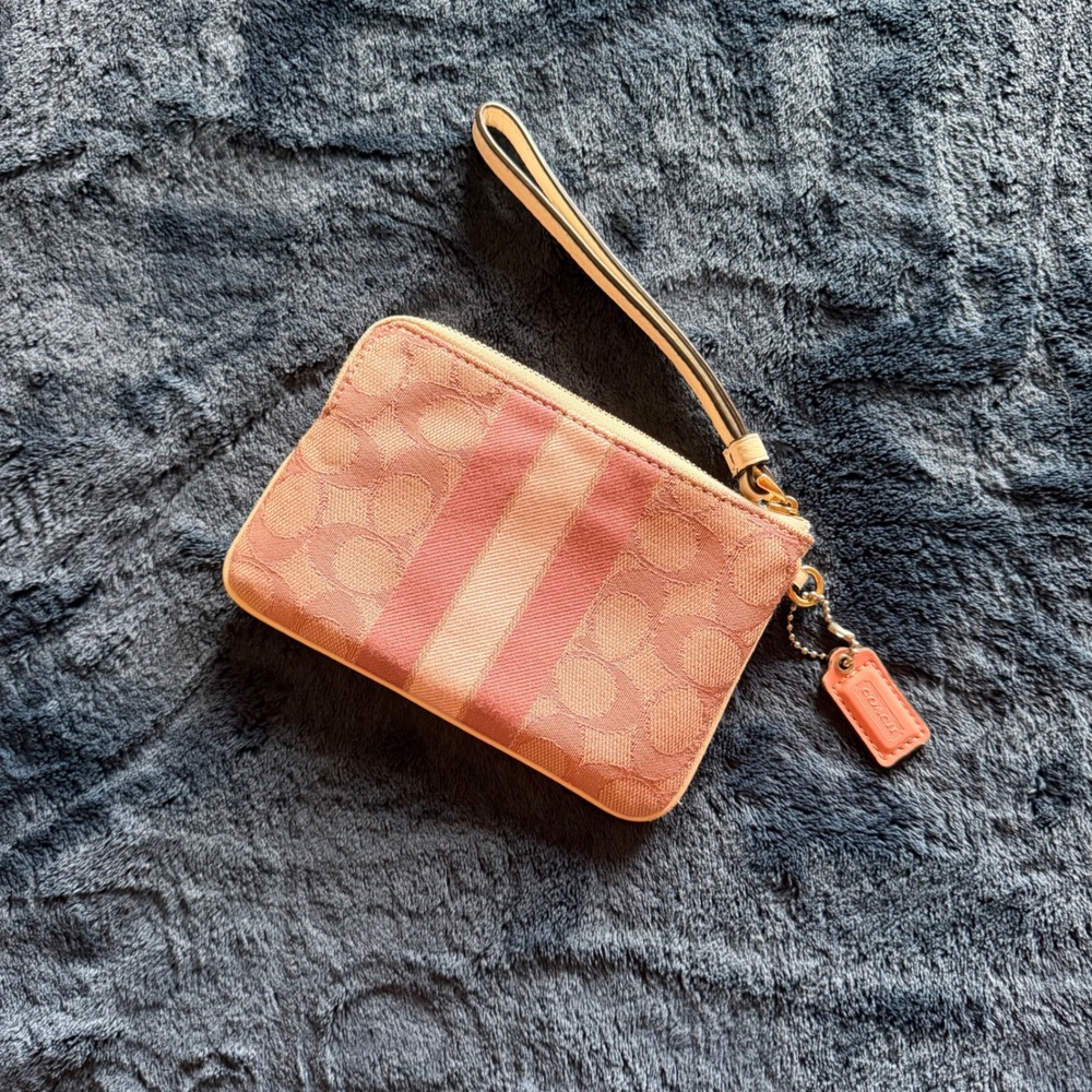 Coach Signature C Pink Peach Jacquard Wristlet Wallet Zip Pouch Holder - D1514 - Picture 2 of 3